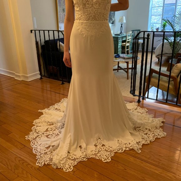 KLEINFELD BRIDAL Unaltered Wedding Gown - Picture 5 of 14